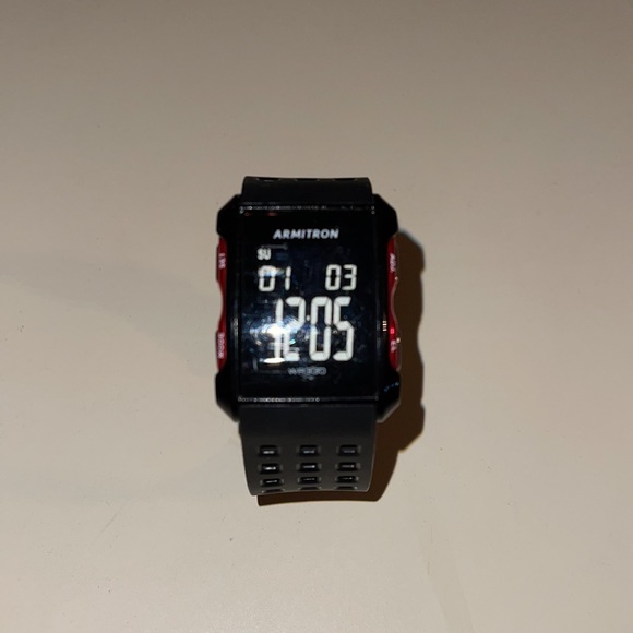 Armitron wr330 watch - Picture 3 of 5